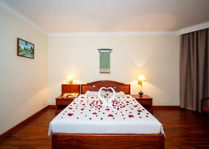 Khemara Angkor & 4*