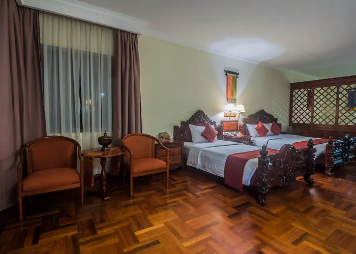 Khemara Angkor & 4*